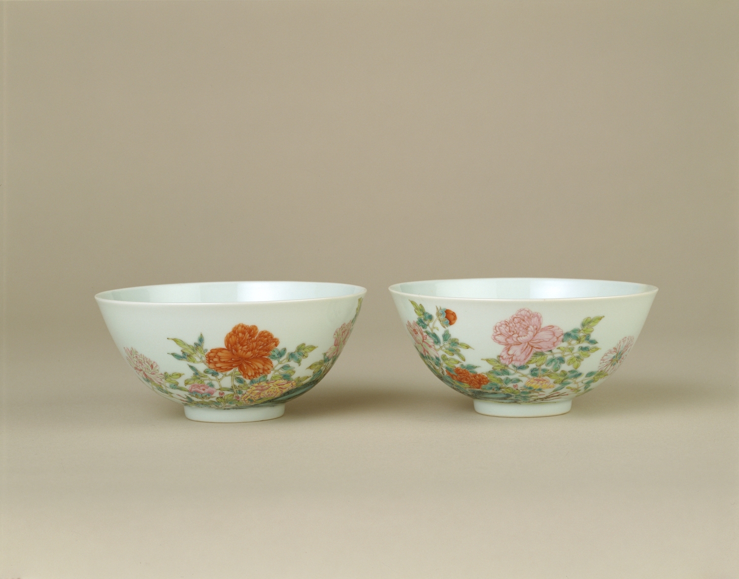 粉彩牡丹文鉢一対「大清雍正年製」銘 | コレクション | ポーラ美術館