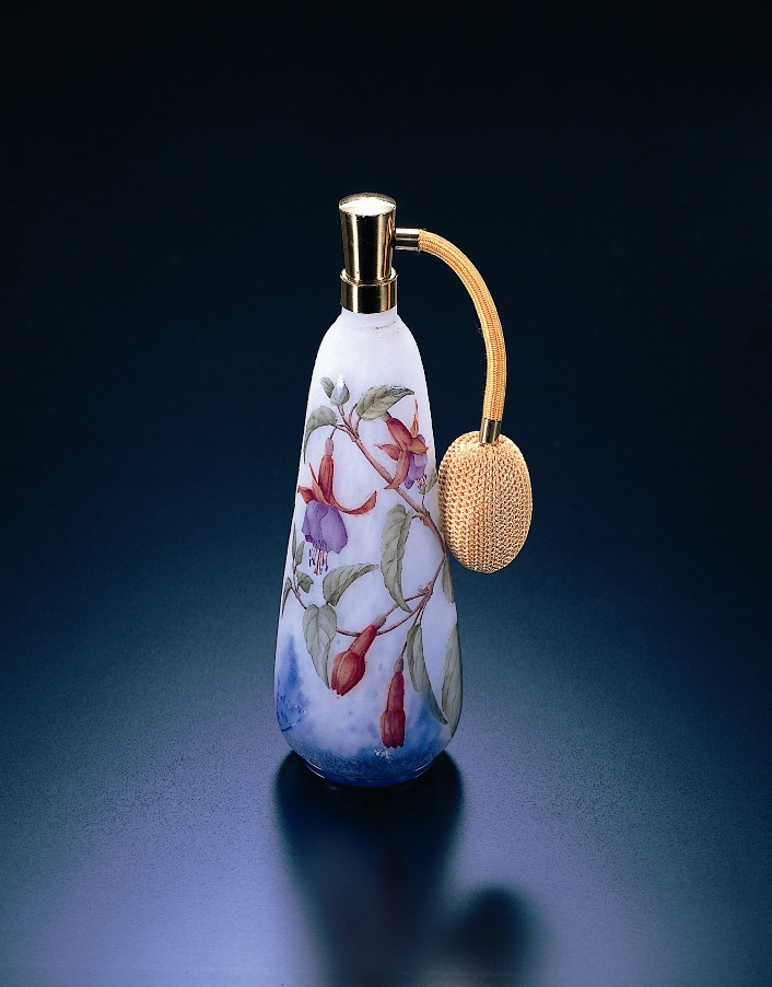 Perfume Atomizer with Fuchsia Design