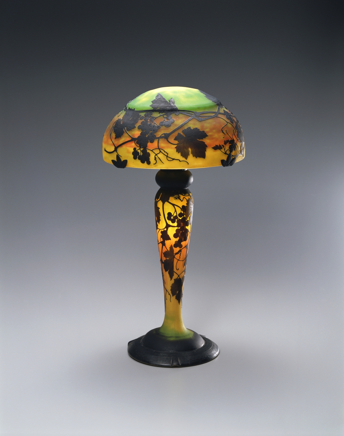 葡萄文ランプ | コレクション | ポーラ美術館