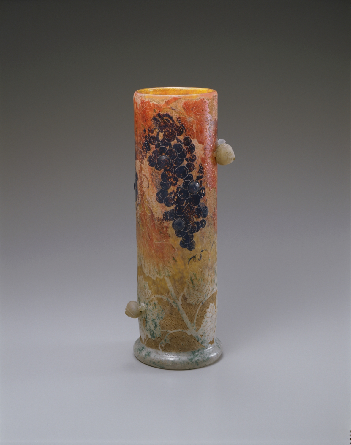 葡萄とカタツムリ文花器 | コレクション | ポーラ美術館